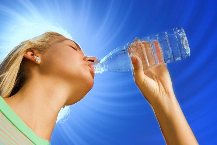 pengambilan cecair semasa diet minum