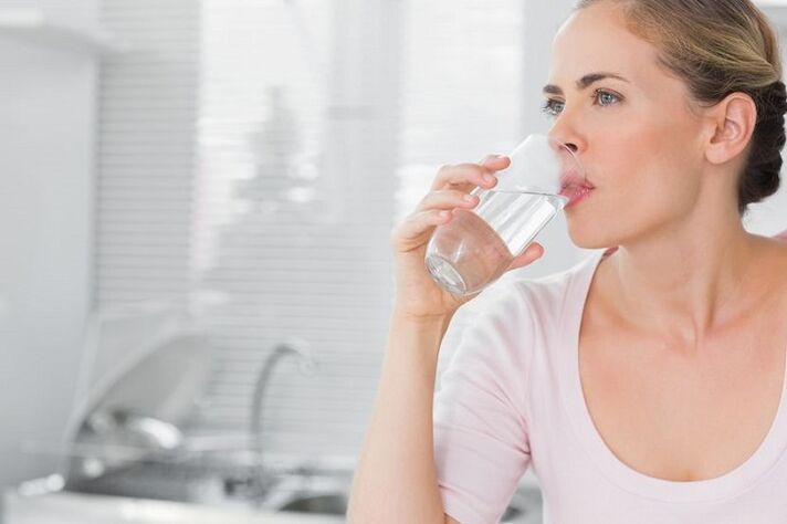 minum air dalam diet ketogenik