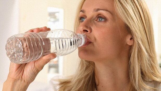 minum air dengan pankreatitis